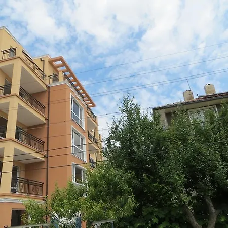 Emona Апартаменты