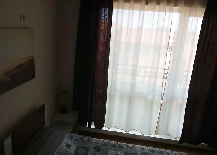 Emona Μπουργκάς